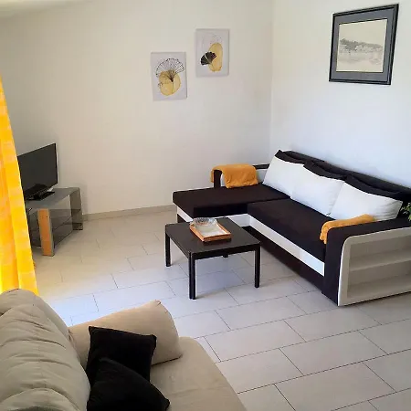 Apartment Rujo *