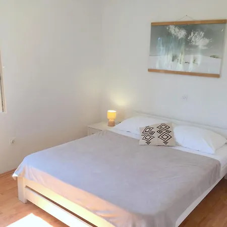 Rujo Apartment *